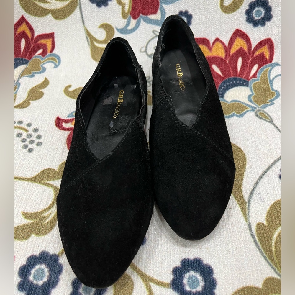 Size 9 GH Bass & Co Suede Flats